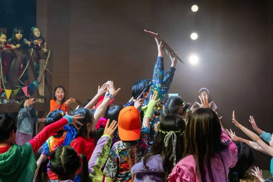 Lower School Musical — school production photography by Stuart Rankin
